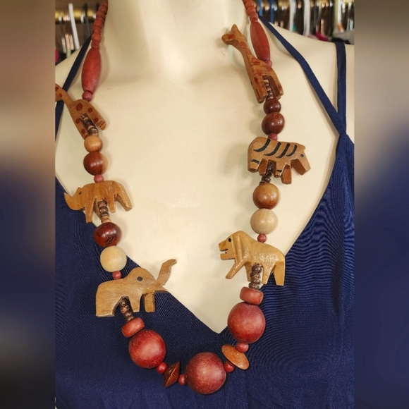 VINTAGE Rare 80s Boho Safari Wooden Animal Chunky Necklace - Picture 1 of 13